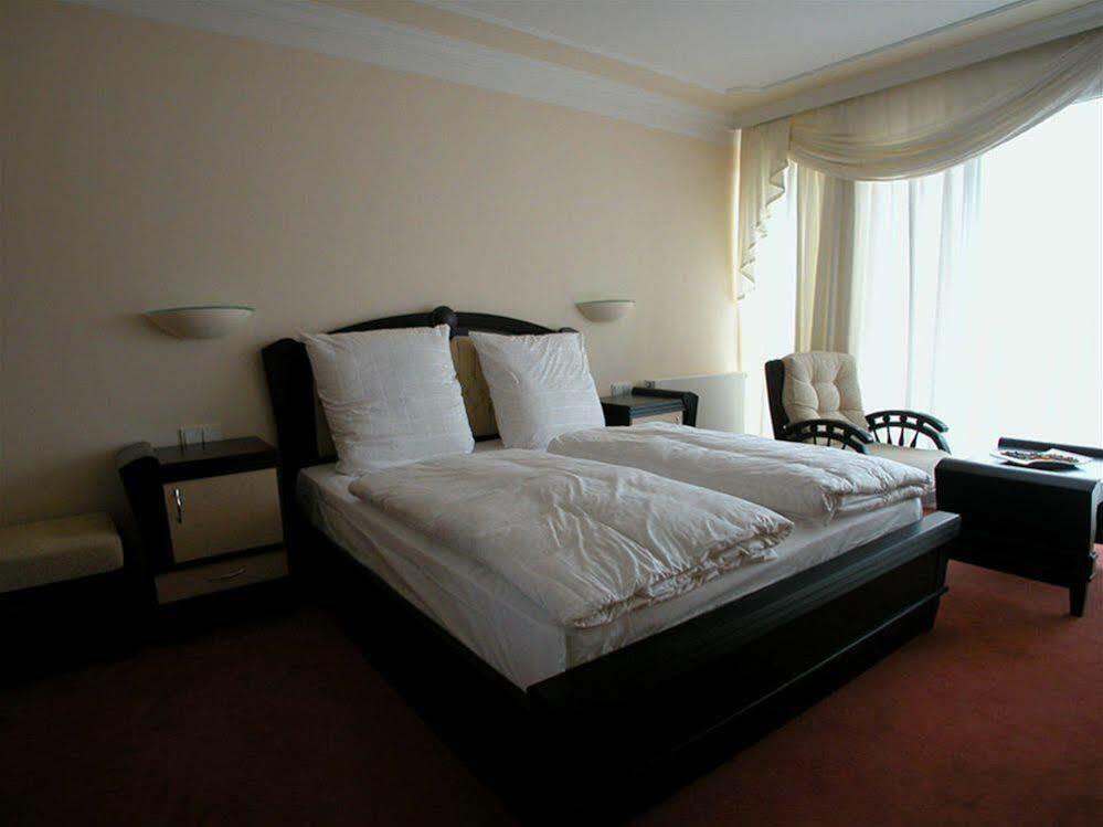 Atlas Hotel 4*